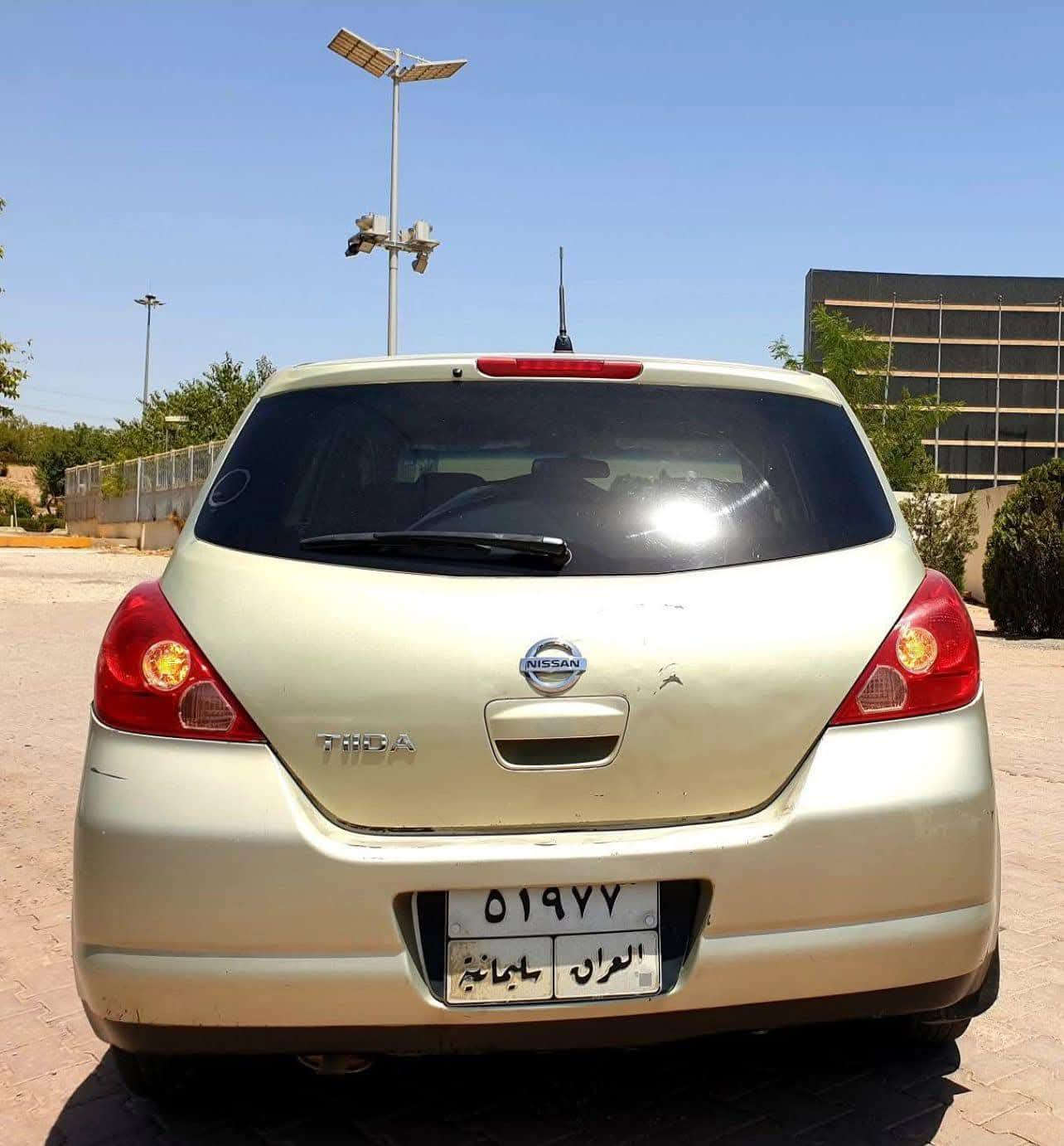 نیسان تیدای یابانی
مۆدێل  2007 
کامل مواسەفات چوار جام کارەبا، شوێن عەینەک، نیو جلد و سویچ کۆنتڕۆڵ.
بەناوی خۆمەوەیە و هی مەعرەز نیە 8 ساڵە لای خۆمە.
ڕەقەم سلێمانی، تەحویل و وەکالە و تەبرید و گێڕ و مەکینە بەشەرت.
 پێنج پارچە بۆیاخ، بێ ناوگرتن و دەعم تەنیا حەوزی تایە سپێرەکەی کەمێ ساردە.
پێش و پشتی کەپس.
شان و نە سەقف و ناو دەرگا هیچی نەگرتووە. 

سعری 78
شوێن: سلێمانی سەرچنار

ژمارەی خاوەنی
***********
*********** ڤایبەر واتسئەپ السليمانية, العراق
