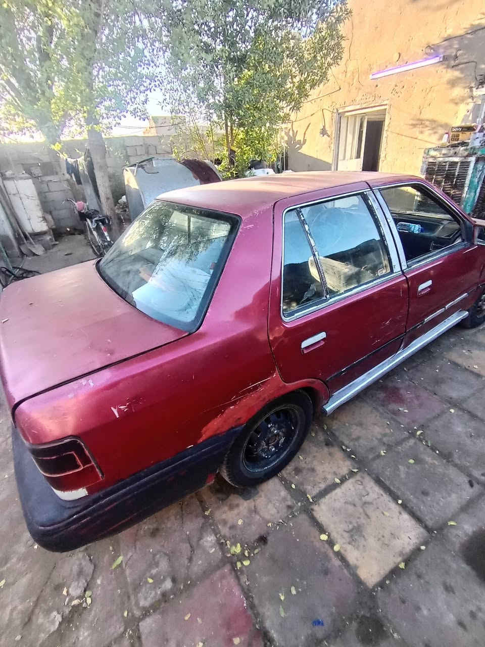 للبيع هونداي اكسله موديل ٩٣ رقم ديالى انكليزي سنويته ٣٠ هزه جديده مكينه مستحقه تجفيت كير خير من الله كهربائيات كله شغاله تخم تاير مكان السياره بغداد السعر ٢٥ بيه مجال ***********
