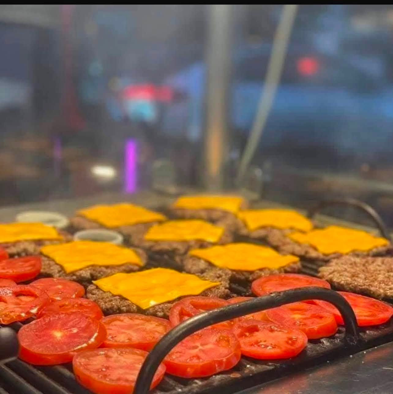 🔥🍢 مشويات أبو أيمن 🍢🔥
الطعم الأصيل… والنكهة اللي تخليك ترجع كل يوم 🤤

✨ عرضنا المميز اليوم بس بـ 10,000 دينار ✨

احصل على:

🍗كنتاكي قطعه كبيره1

🍔 برگر لحم 2

🥙زنجر دجاج1

🍛 نفر ريزو 1

🍟كلاص فنكر حجم وسط1

🎇🎇🎇🎇🎇🎇

✅ لحوم طازة يومياً

✅ أسعار مناسبة للجميع

✅ خدمة سريعة ومكان عائلي

🎇🎇🎇🎇🎇🎇

📍 العنوان: [القيارة الشارع العام قرب جامع الرمانه مجاور مرطبات النجوم ]

📞 للطلب:***********

لا تخلي العرض يفوتك 😍🔥

مشويات أبو أيمن – اللذة عنواننا
