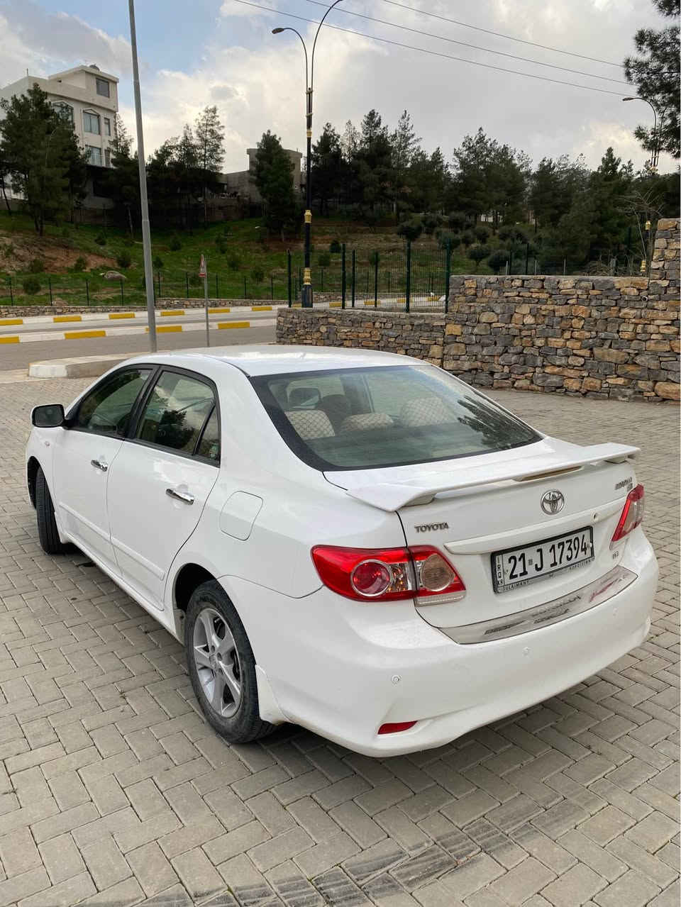 سەرەتا بە ناوی خوای گەورە و میهرەبان

فرۆشتنی خێرا

تۆیۆتا کرۆلا یابانی

مۆدیل ٢٠١٢

مواسفات خلیجی XLI تۆماتیکە و چوار جام کارەبایی و قفل مرکزی و تەبرید گەرم و سارد و حاسەیە و ویل کەپە و دەبل گیچ و دەبل ایرباگ و زۆر مواسفاتی تر..!

نموونە لە جوانی و پاکی

گیر و مەکینە و کارەبایی و تەبرید و تەقە و رەقە و تندوتۆلی بەشەرت

چرکەی تیدانیە

مەکینە ١٦ 

گیر و مەکینەی بەشەرت نەکراوەتەوە برخوی بانەدراوە

سەیارەکە یەک دەستە

هەموو گیانی لەسەر دەقی بیلادی ماوەتەوە

دەعامی بۆ دەعامی بەشەرت بۆیاخی نیە و سۆنەریم داناوە

پیش و دوای کەپسە و سەقف و شان و چواردەوری شوشەیی

١٨٠ هەزار کیلۆمەتر حەقیقی رۆشتووە

٤ تایە و ویلی لۆکی بیلادی لە ژێرە

کامل سیرڤس کراوە و دیناریک مەسرەفی نیە

رەقەم و سەنەوی و ژینگە و بانی تا کۆتایی ٢٠٢٨ تازەیە بە ناوی خۆمانەوەیە و تەحویل و خرامە و بە ناوکردن بەشەرت

ناو دەری زۆر جوان و پاک ماوەتەوە

ماڵی دۆستە و دیناریک مەسروفی نیە

بۆ عەیب و عار پرسیار مەکە.!

شوین// هەڵەبجەی شەهید

سعری// ١٢٦ گڵا و مجالیکی برایانەی تیدایە

ئاسیا ***********

کۆرەک ***********

واتساب و تیلگرام و ڤایبەری لەسەرە.! حلبجة, السليمانية
