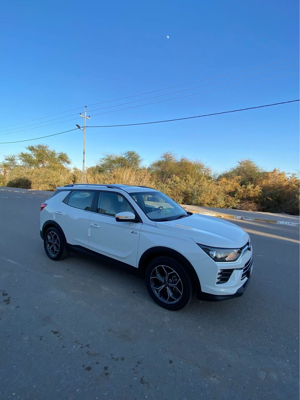 السلام عليكم .. سانك يونك كوراندو 2022 استلام شركة .. ( المنشأ كوري أصل )  ..
المحرك 1500 تيربو فول مواصفات 
فتحة سقف كهرباء 
تحكم ستيرن كامل 
شاشة بلوتوث 
كاميرا خلفية 
حساسات 180 درجة امامي خلفي جانبي 
3 وضعيات قيادة  و sport Normal و winter 
مري كهربائيه 
بصمه ترحيب ذكي 
عدسات زنون 
كشافات ضبابيه وبعد بيها هواي مواصفات 
السعر 155$ وبيها مجال 
العنوان البصره  
واتساب ***********
اتصال *********** البصرة, العراق
