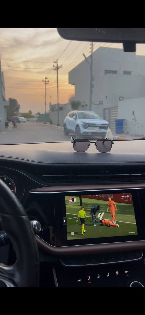 السلام عليكم شيري اريزو 6 موديل 2020 للبيع 
حجم المحرك ١٥٠٠ تيربو 
كير اوتو ماتيك ٨ نمر 
فتحه سقف 
٨ ابرباك 
سلايد روف 
حساس خلفي 
لايت ليد 
كشاف ليد 
بك لايت ليد 
ويل ١٧ 
مفتاح التشغيل بصمه 
شاشه كبيرة 
اندرويد اوتو عرض الموبايل على الشاشه كامل 
٤ كامرات ٣٦٠ درجه 
انارة داخليه ليد 
كشنات جلد 
كروز سرعه 
اوضاع قيادة ٢ ايكو وسبورت 
تبريد لمس 
تشغيل عن بعد 
تبريد قطعتين 
هاند بريك بصمه 
مرايه كهرب
نضام مانع انزلاق 
تحكم لايت 
اوتو هولد 
باب بصمه وصندوق بصمه 
قفل جام تلقائي عند اطفاء السياره 
السياره عمليه واقتصاديه جدا وتبريدهه نهائيا ميفصل 
السياره عليهه ادامه كامله وتخم تاير جديد 
السعر 93 المكان شارع فلسطين 
رقم الهاتف ***********
