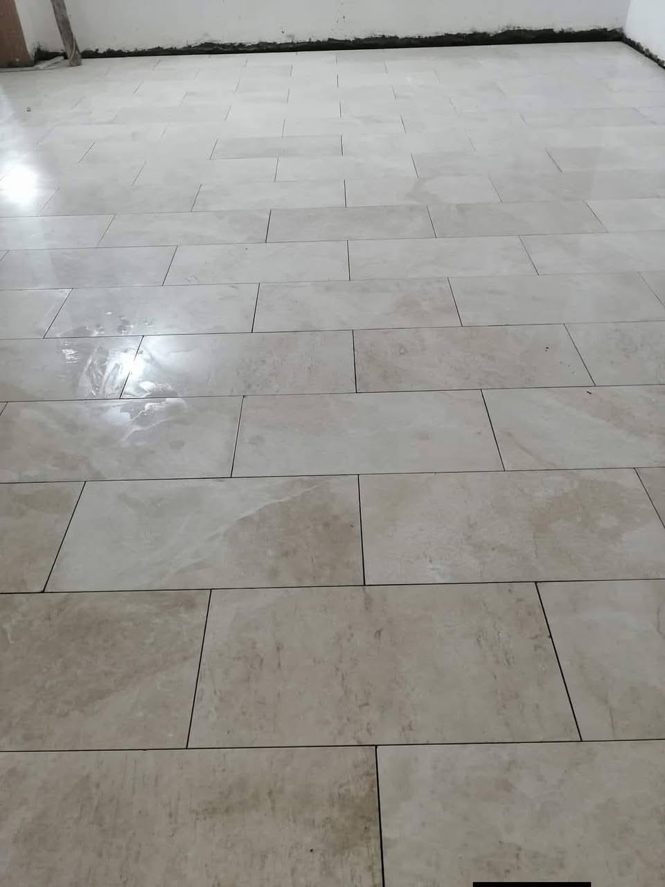 السلام عليكم 
عمل فقط

مستعدون لتغليف الارضيات والجدران بالبورسلين والسيراميك والمرمر والكرانيت تغليف درج الحلزوني عمل درجه اولى نعمل نقدا وبالاقساط***********
