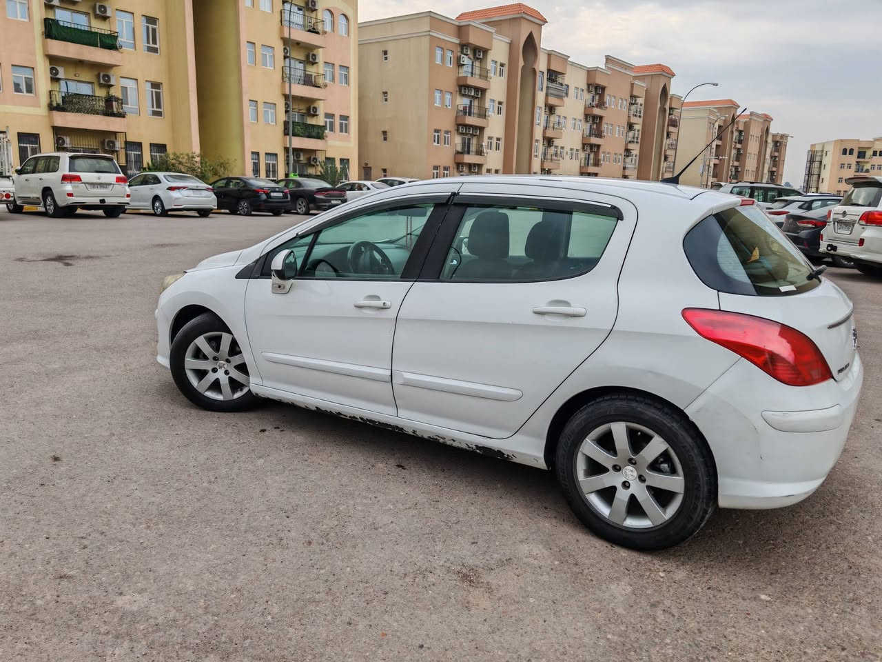 بيجو ٣٠٨ موديل ٢٠١١ محرك ٢٢٠٠ مكانها بغداد غزاليه السعر ٧٥ ورقه
للاستفسار *********** /***********
