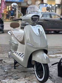 دراجة كهربائية • ٦ بطاريات • زيرو