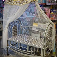 سرير أطفال • للبيع • أثاث