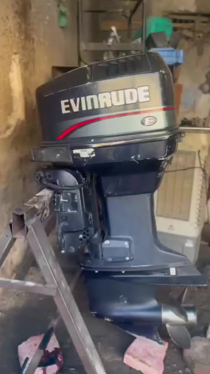 السلام عليكم خوان مكينه للبيع 90 حصان اربعه سلندر موديل 2005 جونسن وفر لود كابرته ليزريه أو 115 حصان كله واحد امكينه جديده على بلاد برغي ما مفتوح بها على شرط وعلى فحص المكينه شغاله اي نقص ما بها و كل غرضها كمله الكنترول ول ضفيره مال التشغيل ويها العنوان النجف الكوفه رقم الهاتف *********** السعر على خاص وبل خدمه
