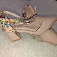 احذية • غير مستعملات • قياس ٣٩