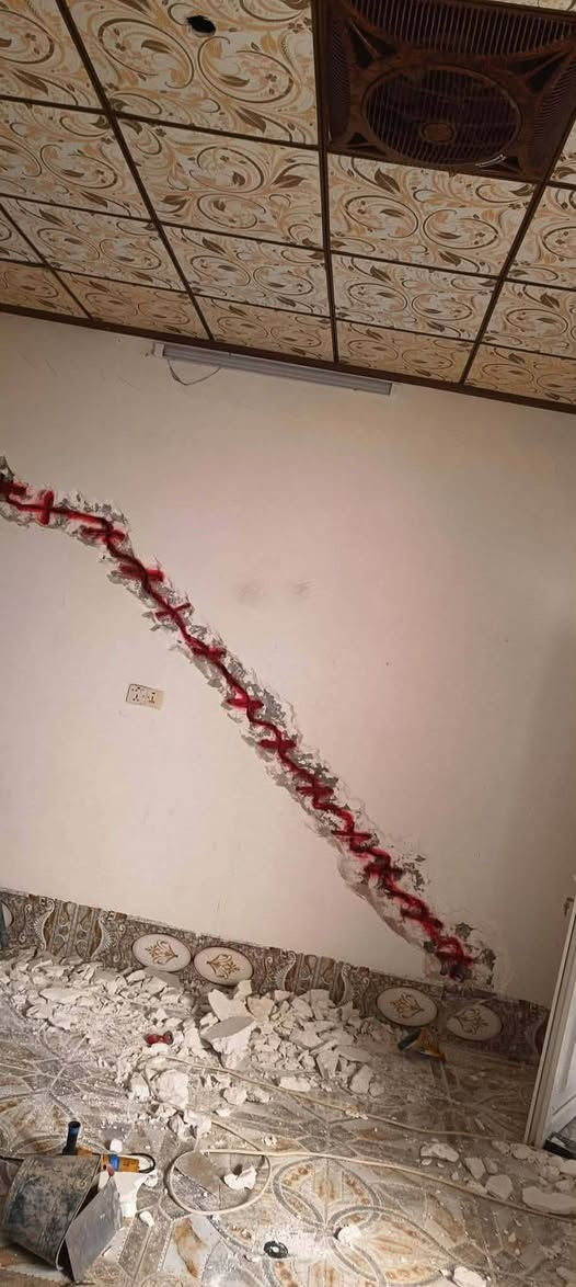 اسطه تصليحات فطر بياض لبخ بناء تصليحات  والترميم كافة المنازل
معالجه الرطوبه  والتشقق الجدار وكل مايخص البناء والترميم  
***********
