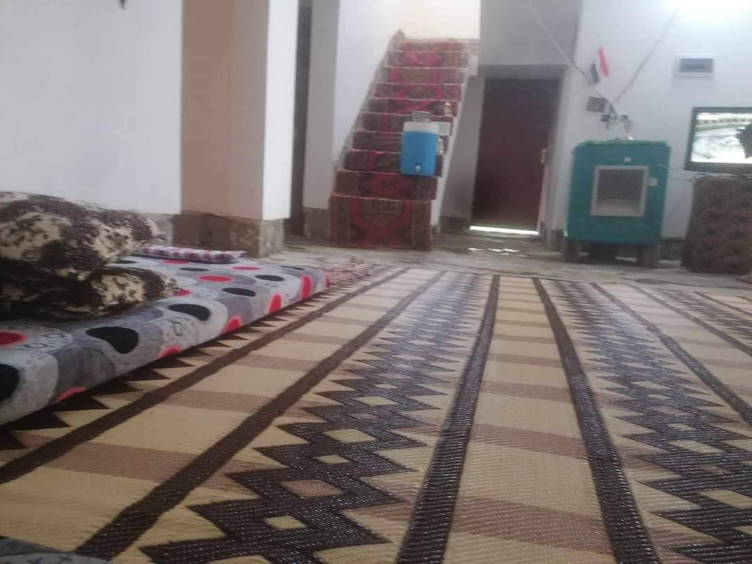 دار للبيع المساحه ٢٠٠  في الشهامه غرفتين نوم ٤ب٤هول ٦ب٤
مطبخ ٤ب٤ ربعه ٥ب٤ حمام ٢ب٢
صحيات خارج  السعر ٣٠ وبيه مجال للاستفسار***********
