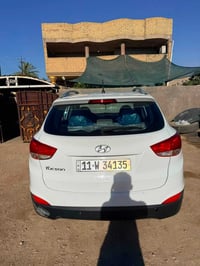 توسان 2016 خليجي  محرك دوش 2000  كامرا وتحكم ستيرن  صبغ بنيد  السعر 15...