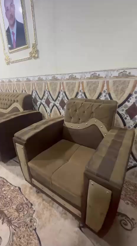 قنفات نضافا 100/80  سعرهم 200 بيهم مجال قليل مكان بصره الحكيميه رقم الهاتف ***********
