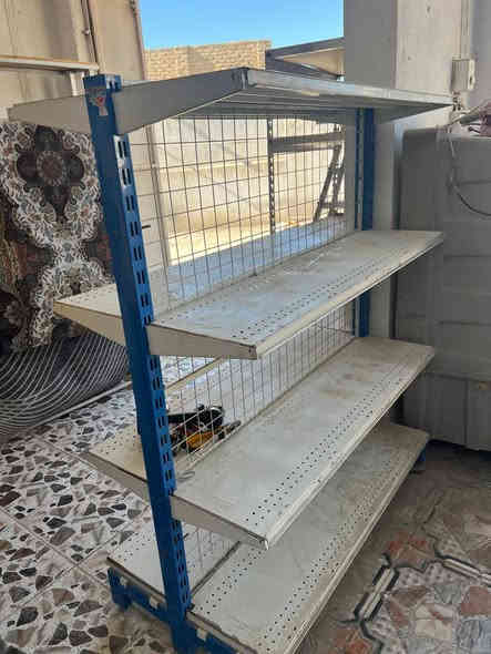 رفوف للبيع نظيفات 
كماموضح في الصورة العنوان بابل ابي، غرق 
للتواصل ***********
ينباع بشكل شلع او كل رف وسعرة مع وجود مواد منزلية.
