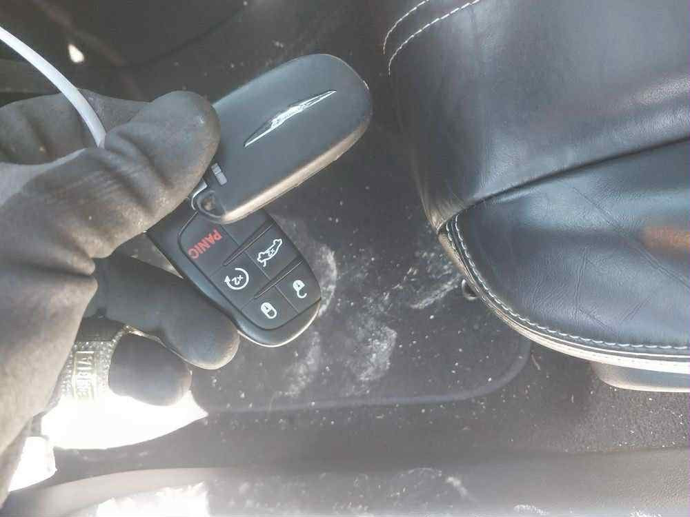 موديل 22s 
ماشيه ٥١ mi
حادث موضح بلصور صبغ فقط جاملغ خلفي والثاني بي بارد بدون ايرباك
مواصفات فول
بانوراما
حساس امامي وخلفي
رادار جانبي
دكمه سبورت
السياره جداً جديده 

السعر 298 $  بي مجال جداً قليل ..

*********** واتساب
