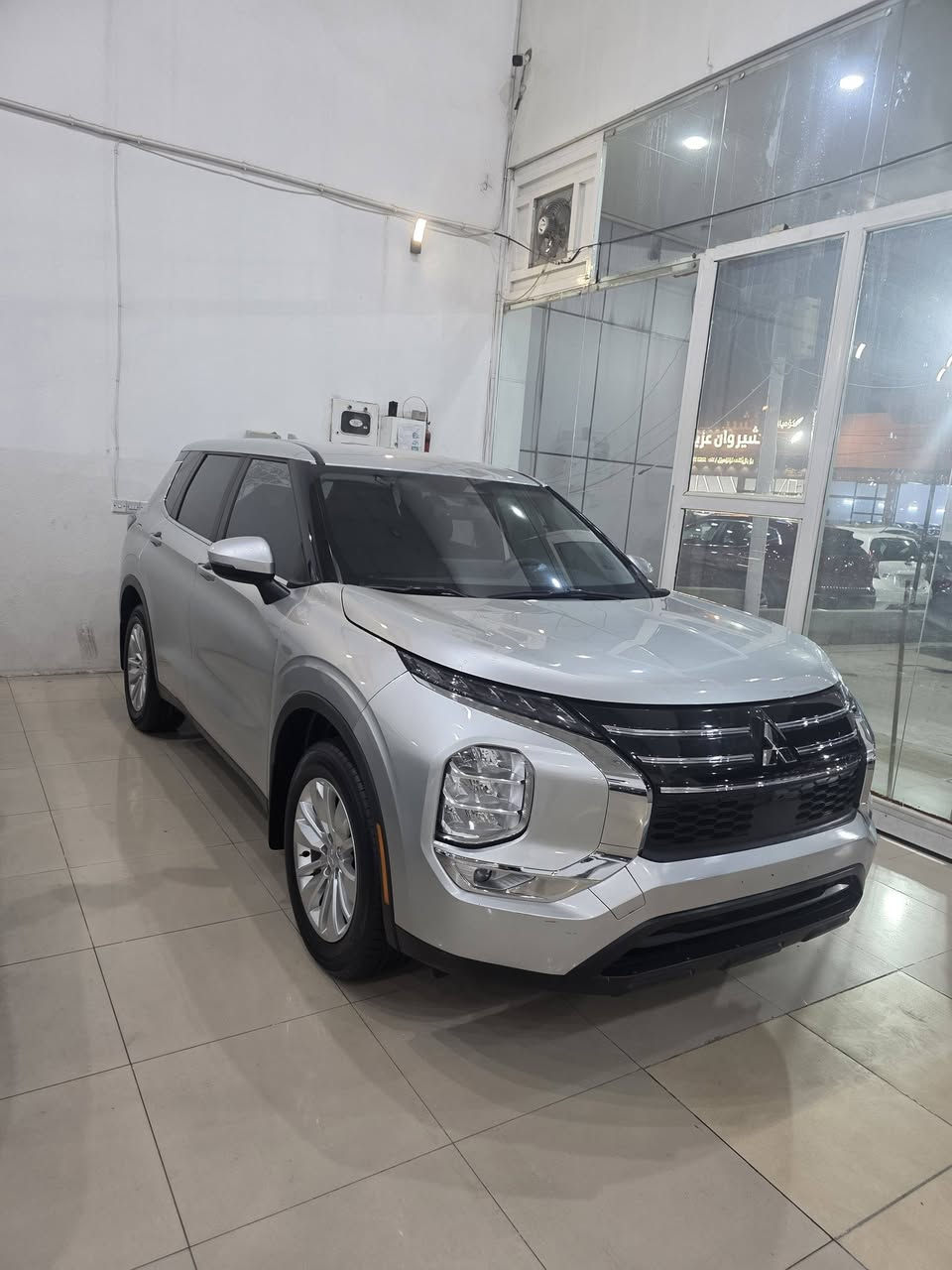 𝟐𝟎𝟐𝟓 𝐌𝐈𝐓𝐒𝐔𝐁𝐈𝐒𝐇𝐈 𝐎𝐔𝐓𝐋𝐀𝐍𝐃𝐄𝐑
ميتسوبيشي اوتلاندر موديل : 2025

اللون : رصاصي فضي

عداد المسافة : 4500 ميل  قابل للزيادة

عدد المقاعد : 7 راكب

حجم المحرك : 2.5L ( 4,سلندر )

بدون صبغ فقط تبديل جزء من الدعامية 

كافة الايرباكات سليمة %100

فول فول مواصفات 1/1

دبل اكسل (𝐀𝐖𝐃) 
 
بصمة تشغيل 
 

شاشة دشبول ديجيتال

سستم سماعات 🔊𝐇𝐀𝐌𝐀𝐇𝐀🔊 

‏‎
كاميرة

هاند بريك بصمة

اوتو هولد (𝐀𝐔𝐓𝐎 𝐇𝐎𝐋𝐃)

اوتو ستارات (𝐀𝐔𝐓𝐎 𝐒𝐓𝐀𝐑𝐓)

اوتو ستوب (𝐀𝐔𝐓𝐎  𝐒𝐓𝐎𝐏)

رادار امامي (تحديد مسار)

رادار جانبي  (نقاط عمياء)

رادار خلفي (التحذير من الاصطدام)

حساسات امامي

حساسات جانبي 

حساسات خلفي 

نظام (𝐄𝐂𝐎)

نظام (𝐍𝐎𝐑𝐌𝐀𝐋) 

نظام (𝐓𝐀𝐑𝐌𝐀𝐂)

نظام (𝐆𝐑𝐀𝐕𝐄𝐋)

نظام (𝐒𝐇𝐖𝐎)

تحكمات استيرن 

تبريد لمس 

تبريد مركزي 

عدد المقاعد 7 راكب

صندوق شفط

لايتات (𝐋𝐄𝐃) ليد عدسة زينون بيلادي 

بلاجيكتور (𝐋𝐄𝐃) ليد بيلادي

بكلايتات (𝐋𝐄𝐃) ليد بيلادي

ويل كروم 

بعد هواية مواصفات…

‏‎تفاصيل اكثر الاتصال علی ارقام التاليه  

‏ WhatsApp - Viber

***********

بغداد الدورة 

سيارة لوك شخط مابيها بأسمي مرقم اربيل
