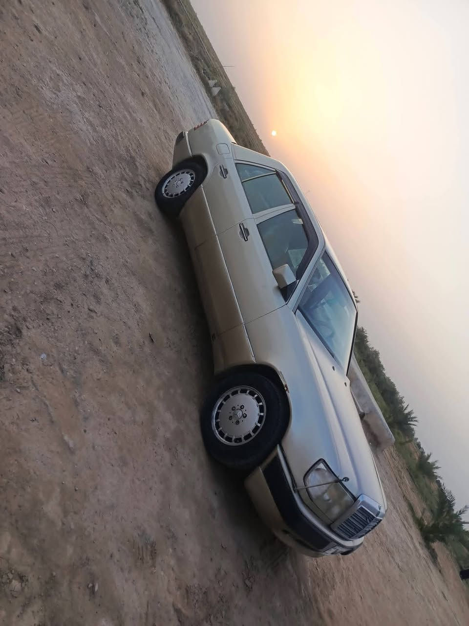 سلام عليكم دب البيع موديل 90 اصل رقم بغداد صدامي وراعيه موجود في الرفاعي وهيه موجوده هم بل رفاعي مكفوله من ضربه والحادث ما عده صبغ جماليه وقواعد سليمه  حداديه صدر جديده قبل سبوع مئسويه ولوره 60بل ميه سعر60 وبيه مجال موجود عل خاص *********** ونا خادم وذا كو مراوس راوس وطي فرق بسبه راكب ونيفاره بيكم المالم حسب القناعه
