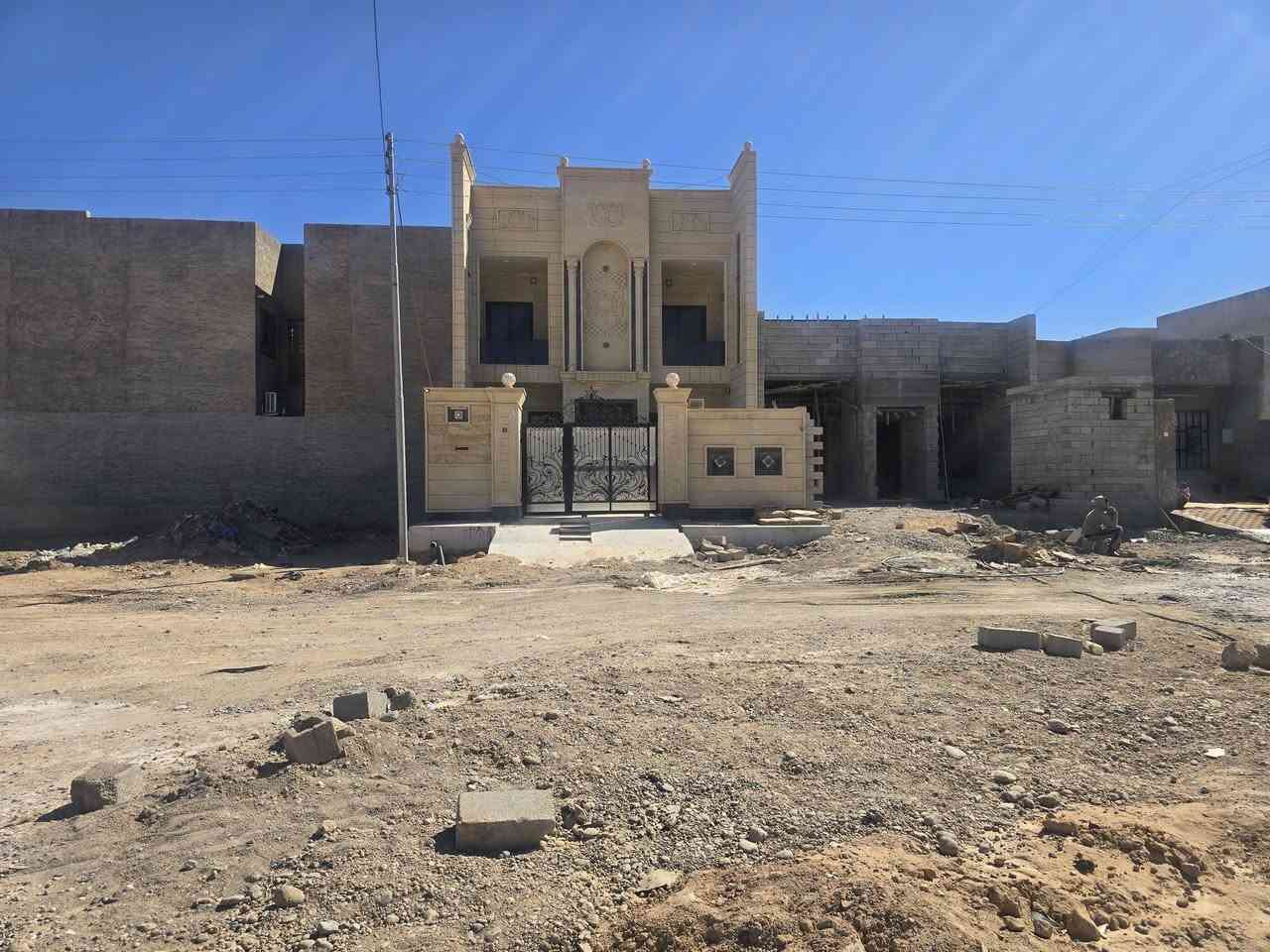 دار للبيع تكريت الديوم منطقة ١٦ الف
شارع ١٥ 

المساحه ٢٤٠ 

واجه ٨ نزال ٣٠ 

خمس غرف نوم 
السعر ١٩٠ مليون بي مجال 

اي استفسار الاتصال 

***********

***********
