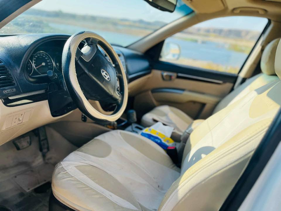 السلام عليكم ورحمة الله وبركاته للبيع سنتافي 12فول واحد على واحد محرك كصه كير شرط توياير صدر 80/100 كهربائيات تبريد فتحه سقف تحكمات كل شرط سيارة مامتعوبه شرط احله من الصوره حادث بين البوب جلخ بلرصيف  والسونار موجود بلصوره الجاملق الخلفي بي معجود اوصبق السنويه صاقطه صار سنه شرط التحويل السعر المطلوب138بيها مجال الف الهلا بلگرايب***********
