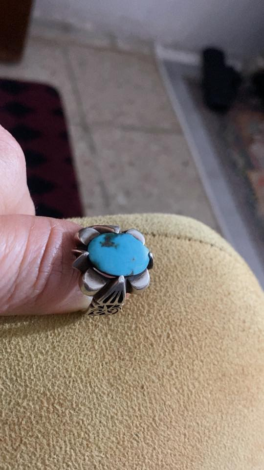 سلام عليكم شباب 
محبس صياغة ثقيلة 
الحجر فيروز نيشابوري
مراوس بعقيق يماني اصفر 
الاستفسار *********** ع واتساب
