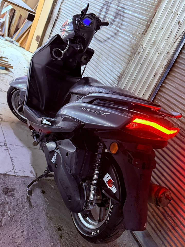 السلام عليكم دراجه سكنس شمعه مكفوله كفاله عامه للبيع *********** مامتواجد فيس فقط رقم بي واتساب مكاني بغداد الحريه ‼️الموشراي لا يتعب روحه ويتعبني
