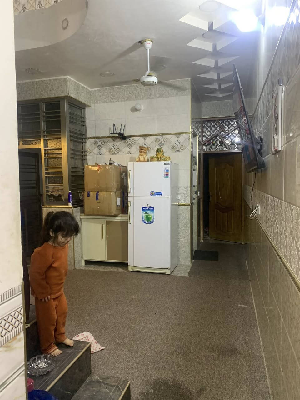 للبيع منطقه ابو درع صفحه الباندا 80 متر رقم ***********
