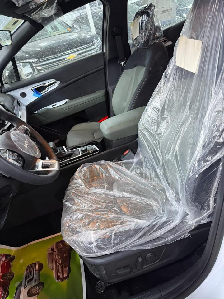 كيا سبورتج بلاك ادشن سقف حديد فول فول 2025
زيروو ماشيه 1600
رقم نينوى داخله كتاب شهداء سنتين وتتحول من شركة كيا الدولية ضمان 5 سنوات و12 تبديلة دهن مجانية
السعر 245 ورقة وبيها مجال وجاهز لجميع الضمانات وانا موضف..
التواصل ***********
