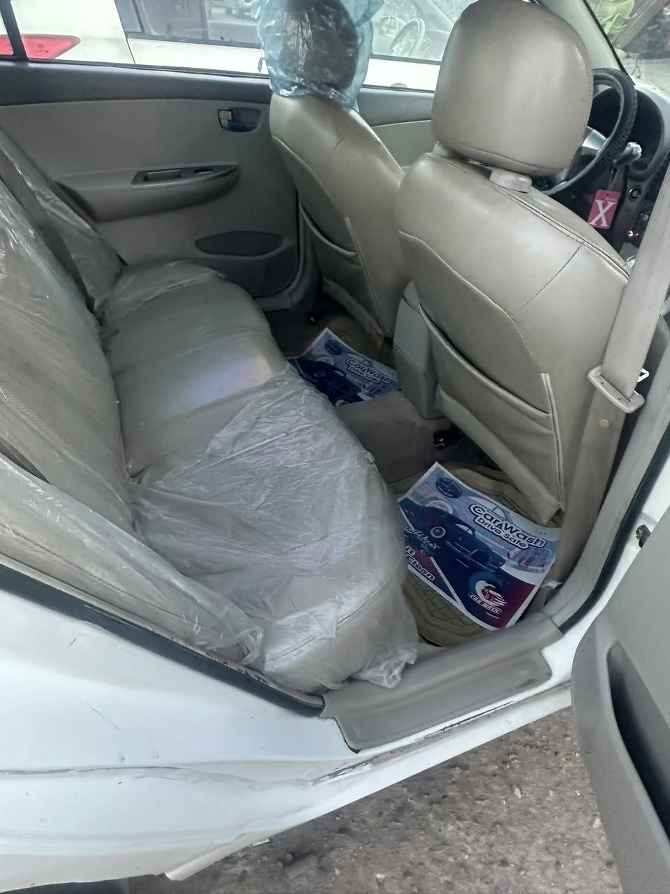 السلام عليكم بي واي دي للبيع مديل 2013 رقم بغداد ب اسمي كير محرك في حاله جيده بدون صبغ 

مكاني بغداد الشعب *********** السعر 60 وبيها مجال بسيط
