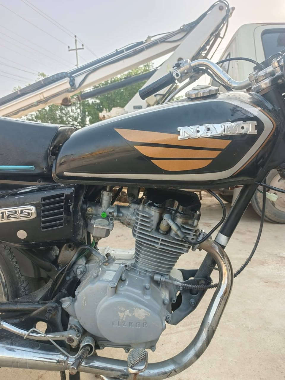 سلام عليكم دراجه بدون ارواق عوزه تجفيت موجود رقم الشاصي ول البليته موجوده سعر 350بيها مجال بخدمه الشراي مكان القريه الدفاس ***********
