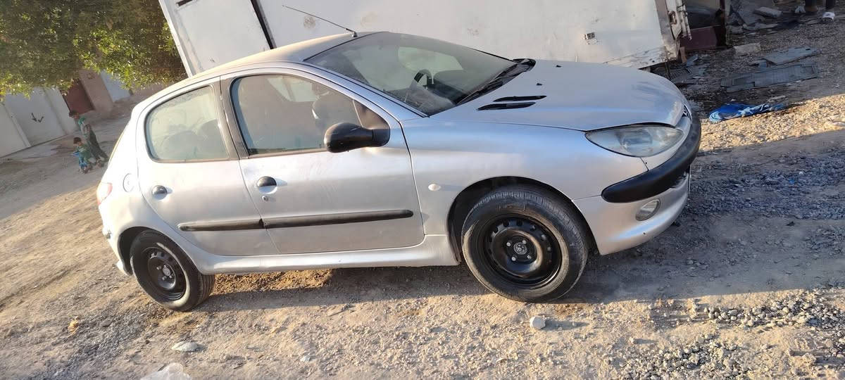 السلام عليكم سياره بيجو فرنسي 306 بيها صبغ إثر جرد الموديل 2009 السعر 35 وبيه مجال قليل كير اوتَماتيك محرك حداديه خير من الله العنوان حله حي العسكري شارع 80 رقم الهاتف ***********
