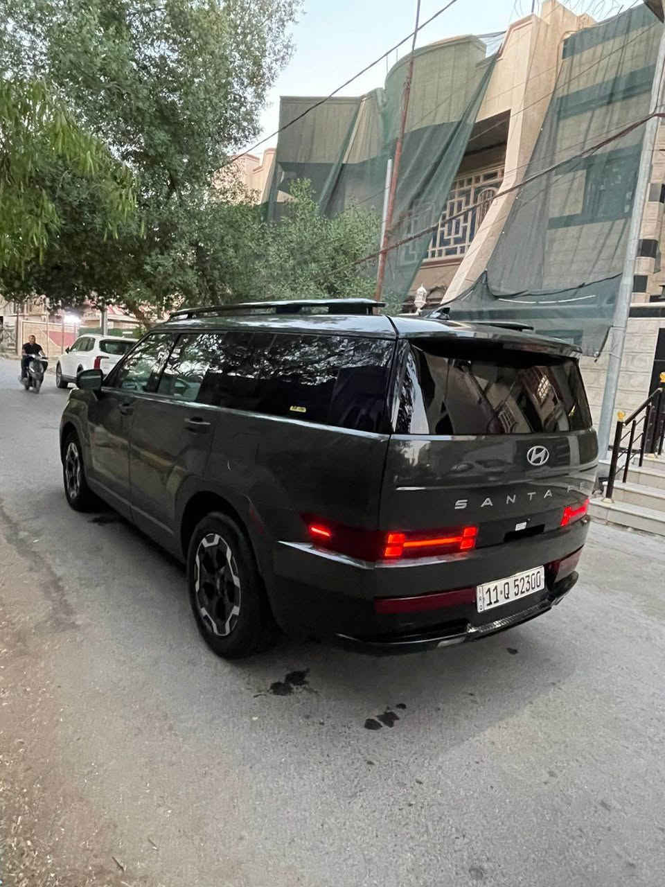السلام عليكم 

هونداي سنتافي 2024 الشكل الجديد 
وارد امريكي مكفوله من الصبغ 
فول مواصفات عدا البانوراما 
لون زيتوني وداخل ابيض 
رقم بغداد باسمنا تحويل مباشر 
ماشيه 23 الف 
جاهزه وجديييييده لاخر حبه 
 
السعر 237 ورقه 

للاستفسار :- مكان السياره بغداد الصليخ *********** بغداد, العراق
