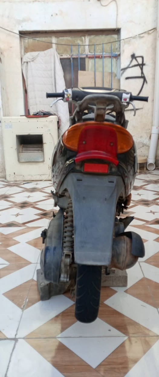 السلام عليكم  عندي دراجه عصفوريه  بل جيس ياباني دراجه  ما متعوبه السعر 3000 بيهه مجال  الرقم  ***********
