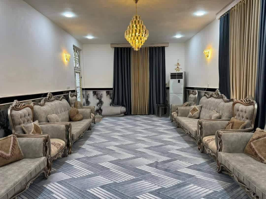 دار للبيع 🏠
زراعي سند 25 كافة الخدمات تبليط / ماء / كهرباء
المساحه 550 متر الوجه 15.5 متر البناء 250 متر طابقين
بناء حديث 2023 يحتوي على 
كراج سياره + حديقه اماميه + حديقه خلف البناء
غرف نوم عدد 5 
مطبخ حار 
مطبخ بارد
كلدور
استقبال 
مجمع صحيات خارجيه + داخليه
زوير الغربي تقسيم حسين مارينا الجديد
شارع زوير - سنجار
***********
