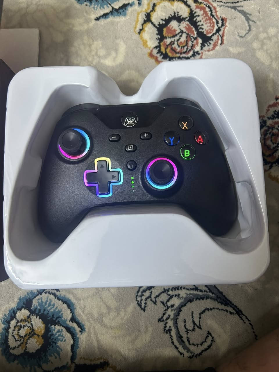 يده نتندو سويج وتشتغل ع الموبايل شغاله جديدهب٢٥
لزكه وكفر وجلده يدات وكفر مال جوانب للبيع ب١٠ 
عنواني بغداد الاسكان 
***********
