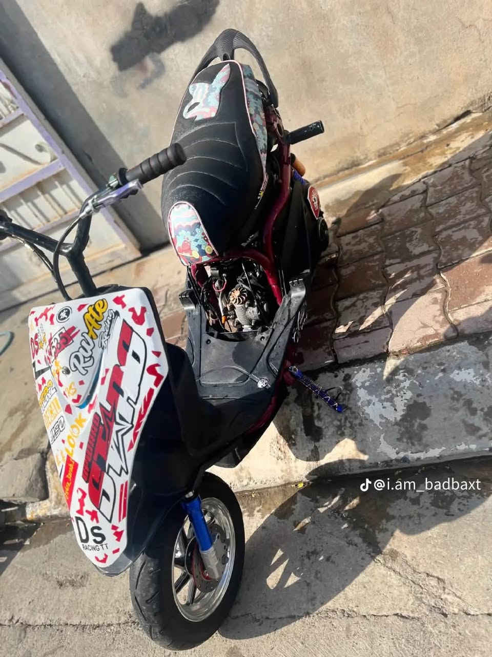 السلام عليكم للبيع
ماكس عدله مكينه شرط لاصرف لا بخار لا نضوح جيب فيتر او تعال افحص 
بوشه 49 بلاديه 
الدراجه بيه 

1كلجات امامي خلفي رياضي مال تفصيخ 

2 اوياله نجميه اصليه 

3صدر مامي رياضي 

4دبل خلفي رياضي 

5ستاند رياضي سبع الوان 

6قطره دهن رياضي 

7شيال رياضي 

8صالنصه اف ام جديده 

9قاعده اسويج او سويج سبع الوان 

دراجه شرط شلعه او عدل تشك الكاع  السعر 600بيه مجال 

مكاني قادسيه الثانيه للستفسار ***********  وتساب
