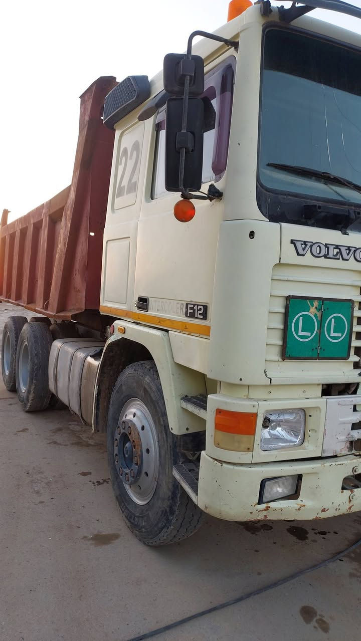 فالفو للبيع مكينه 22 كير 4×4 تخم تاير ويل صاج رقم الماني سنويه نافذه راس قلاب 3 لوحات ستفسار ***********
