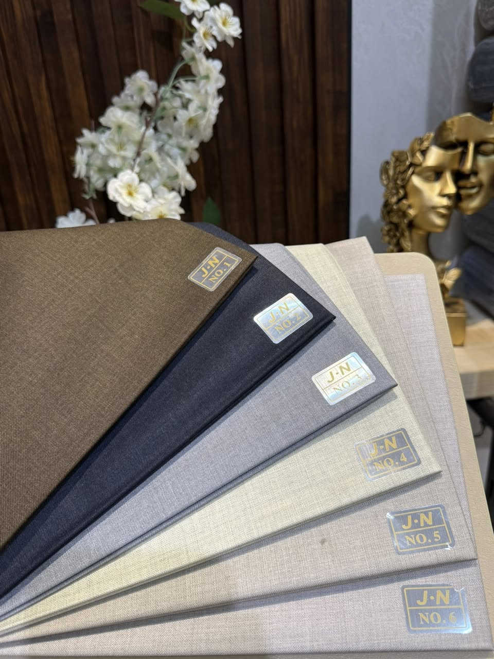 🟥تم بعون الله افتتاح  دار الاقمشة الرجالية  في منطقة السيدية لجميع انواع الاقمشة الرجالية ومن افضل المناشئ العالمية ويتوفر خياطة وتفصال للزي العربي وبأمهر الخياطيين 

العنوان📍: السيدية شارع الضباط مجاور مصرف الرافدين 
***********📞
