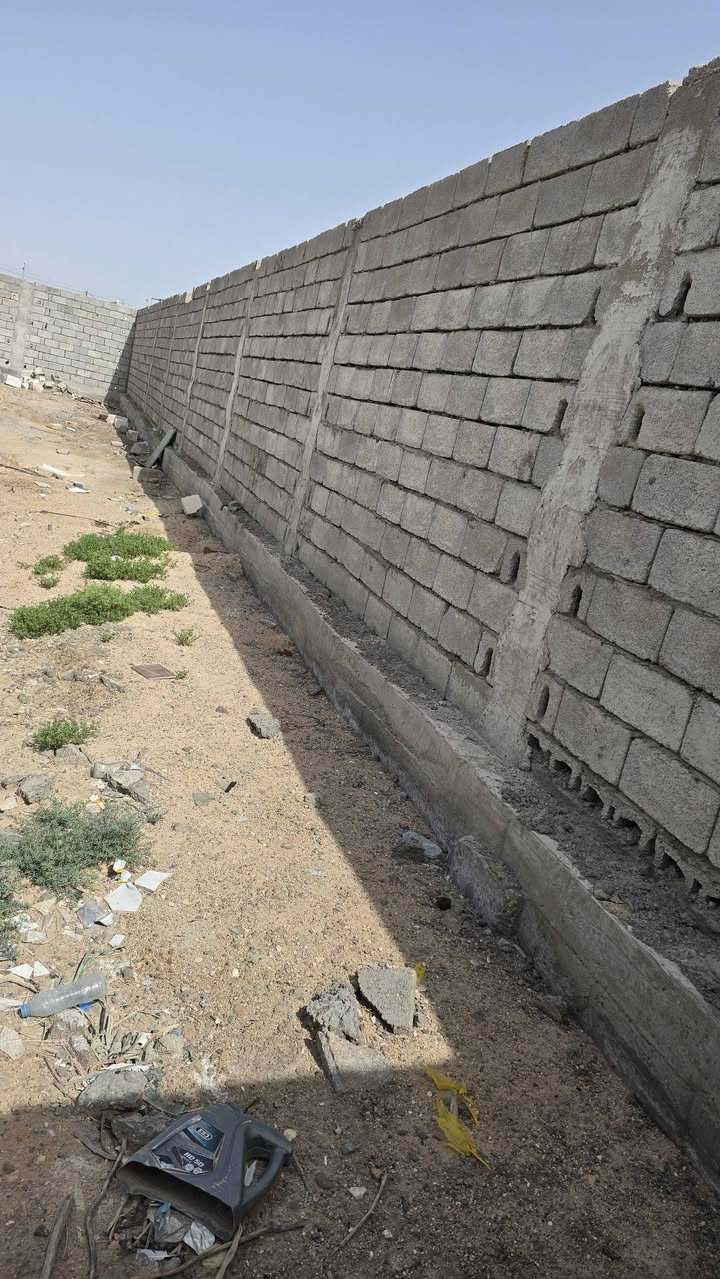 قطعه أرض للبيع مساحة 333متر طابو ملك صرف زراعي عراقي وكاله مكاتبه ونسخه من الطابو الوجها 10متر نزال 33متر عرض شارع 8متر سبيس خدمات ماي كهرباء مدارس مجاري  متوفره بل شارع   العنوان بصره أبي الخصيب كوت افريح منطقه طريق الصحراء قرب معرضه الراشد سعر 45مليون الاستفسار ***********
