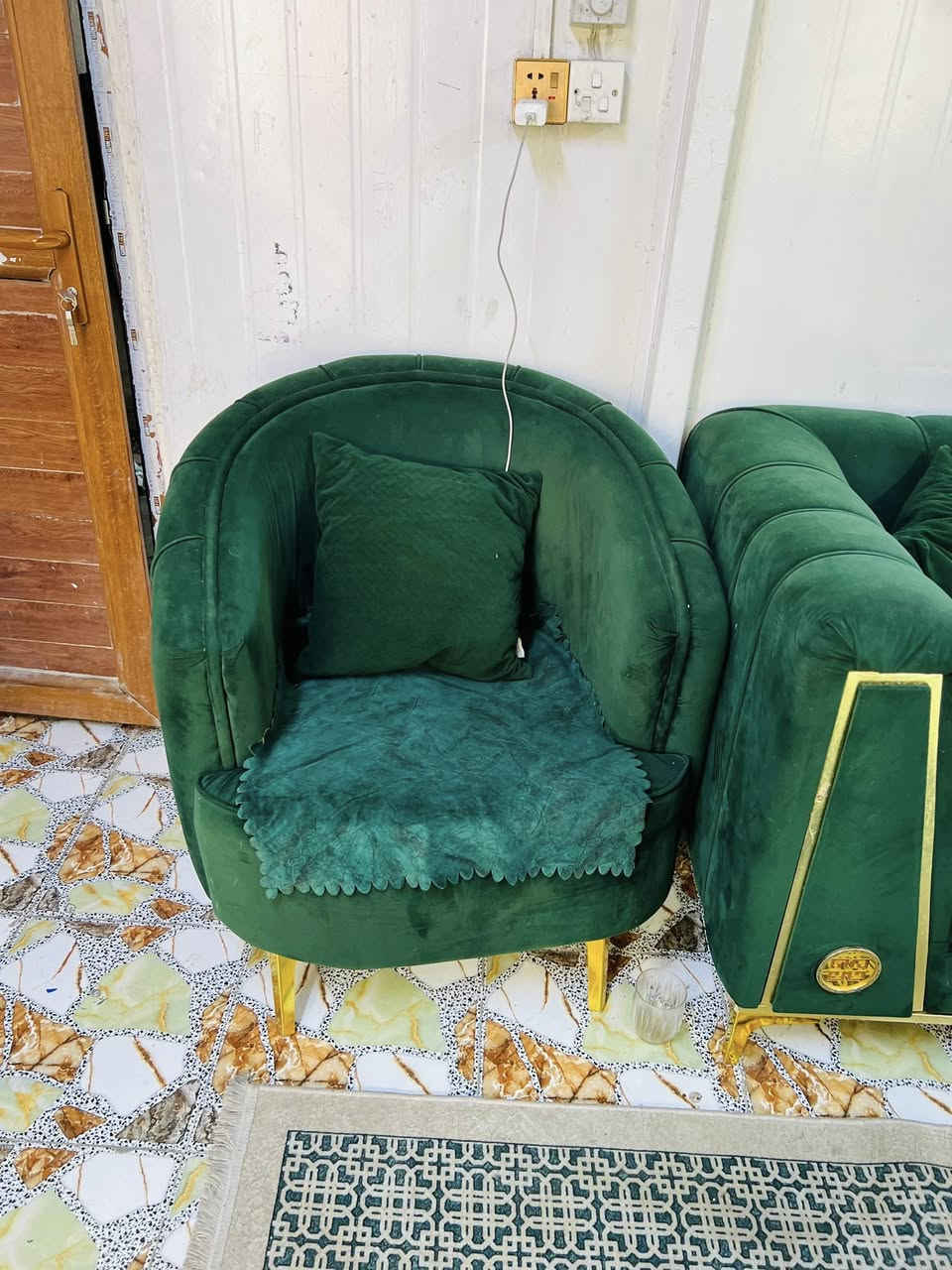 تخم حجري بلوك جديد ستعمال شهرين ما بي اي ضرار ولا كسر تخم جديد مع كوشات مع تلبيسه سعر 800 وبي مجال الطيبين ستفسار تصال على رقم ***********ما متوجد على فيس
