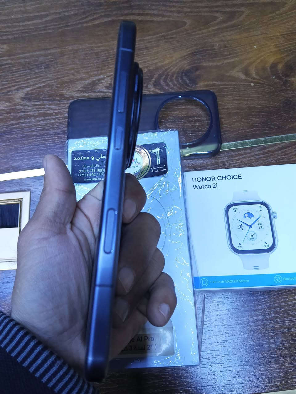 السلام عليكم 
هونر ماجك 8برو ذاكرة 512 نضافة 100/100 ملحقاته كامله ما مفتوحة + الساعه السعر(مليون و225) مكاني بغداد حي اور


**إذا كنت صاحب هذا الإعلان وتريد حذفه لأي سبب، رجاءا أرسل رسالة إلى الدعم الفني**