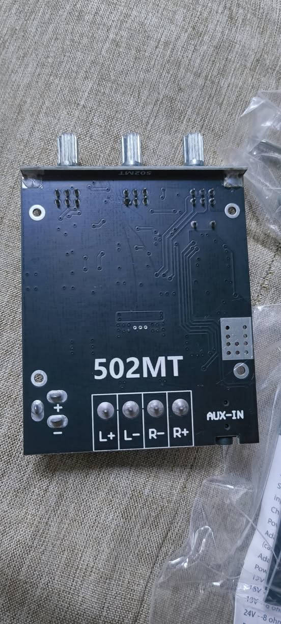 قطع الكترونيه 3 قطع
قطعتين كبار وقطعه من هاي الزغيره
30 الف مع التوصيل كلهن


**إذا كنت صاحب هذا الإعلان وتريد حذفه لأي سبب، رجاءا أرسل رسالة إلى الدعم الفني**