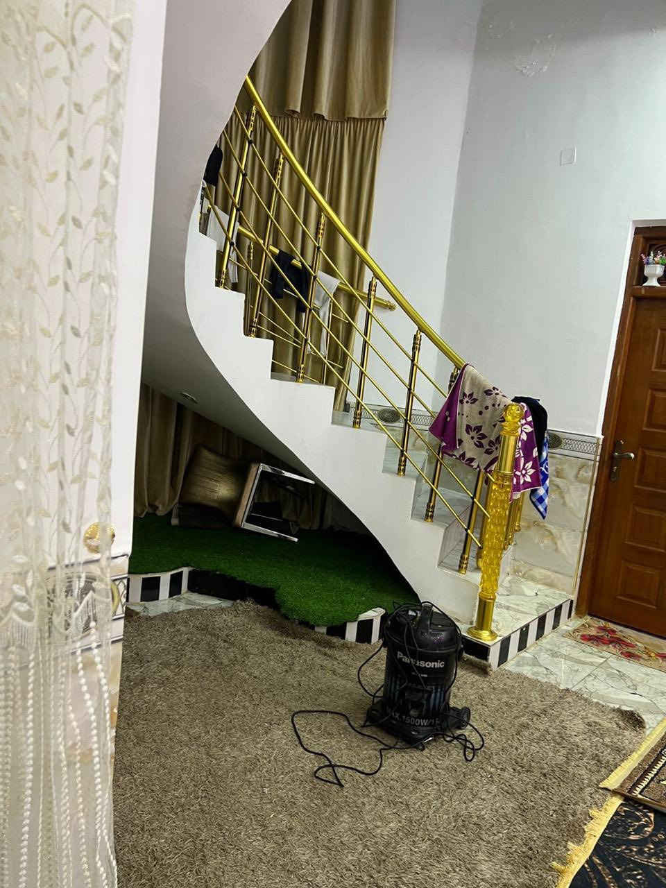 مكلف بنشر لا ترسليني خاص ولا شي خابر على رقم***********      بيت عد ال نياز على شط وفاء من جيهت التبليط طابق واحد 
مساحه بناء ٢٠٠م 
وحديقه ٢٠٠مً
على شارع عام قريب على سيطره من جيهت فداء
