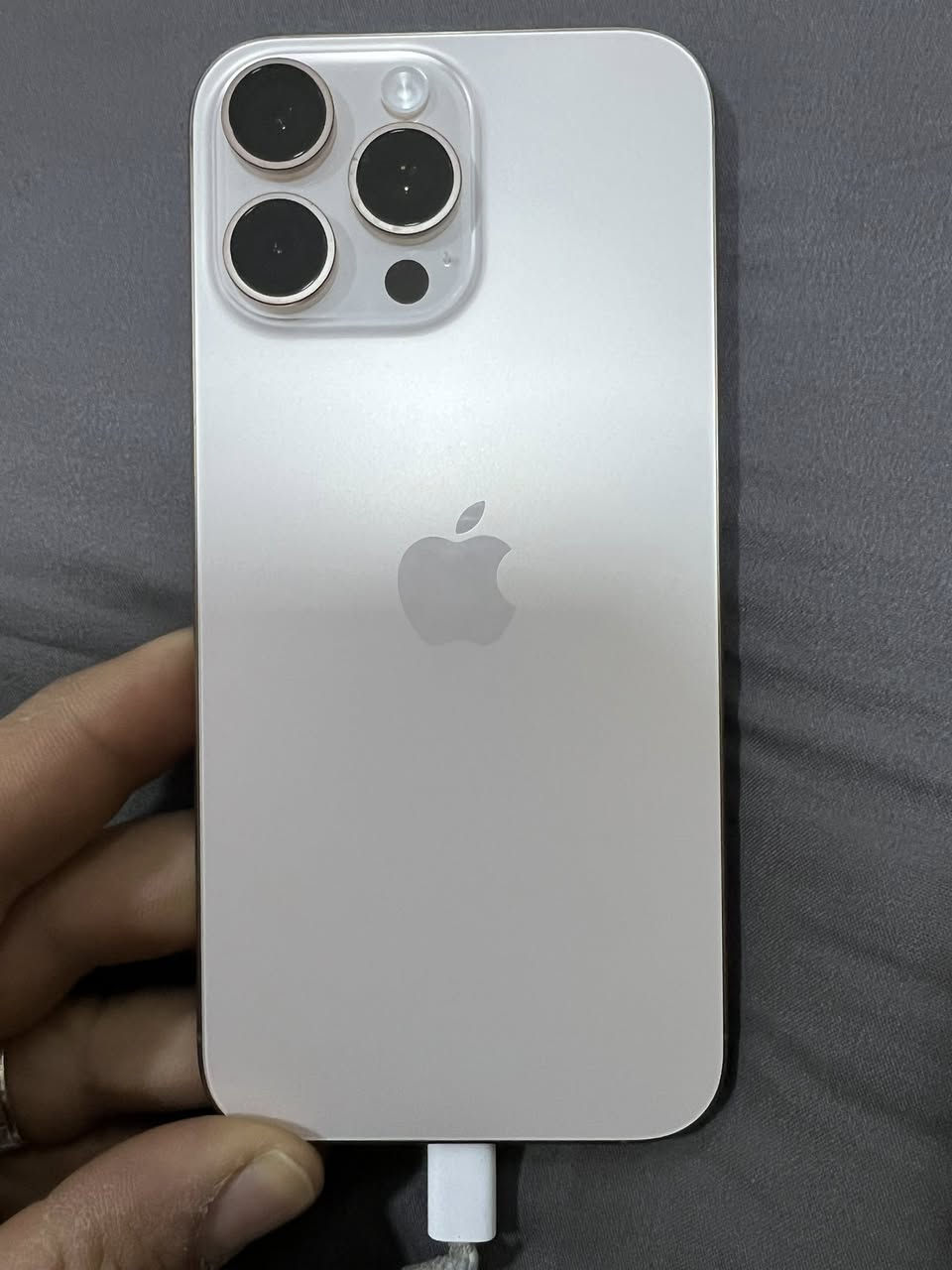 � للبيع iPhone 16 Pro Max – سعة 256GB
🔋 مشحون مرّة وحدة فقط (Battery Cycle = 1)
✨ مستعمل استعمال نظيف جداً / شبه جديد
🛡️ داخل الضمان
📦 ملحقات كاملة + كرتون أصلي
✅ خالي من الخدوش أو العيوب
⚡ البطارية ممتازة والأداء مثل الجديد

📍 المكان:حي العلام 
💰 السعر: 1,550,000
مجال بسيط حك الجيه 
📞 للتواصل: ***********
