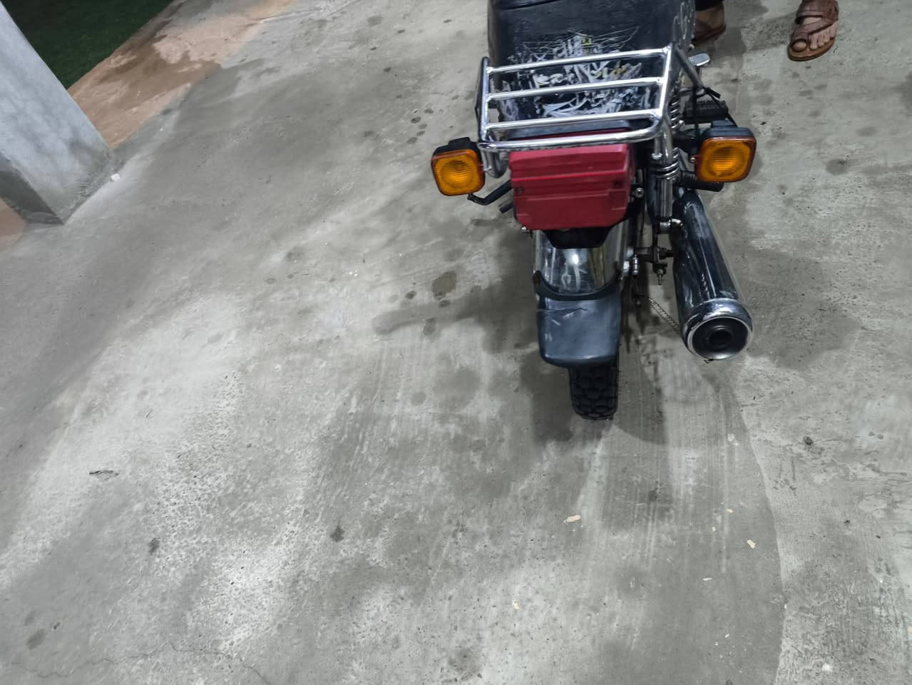 السلام عليكم موطور نامه برو للبيع نضافه شرط هندر واحد تشغل وتمشي صلنصه رياضيه السعر 325وبي مجال ***********
