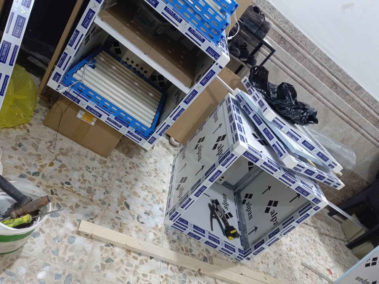 متوفر فقاسات من المنيوم ومن مجمدات فول اوتماتيك وتقليب يدوي من سعة ١٥٠  لحد ٥٠٠  بيض الدجاج وحضانات الكتاكيت بأحجام حسب طلب من ١٠٠ لحد ٢٥٠ كتكوت
للتواصل والطلب لتجهيز 
***********
