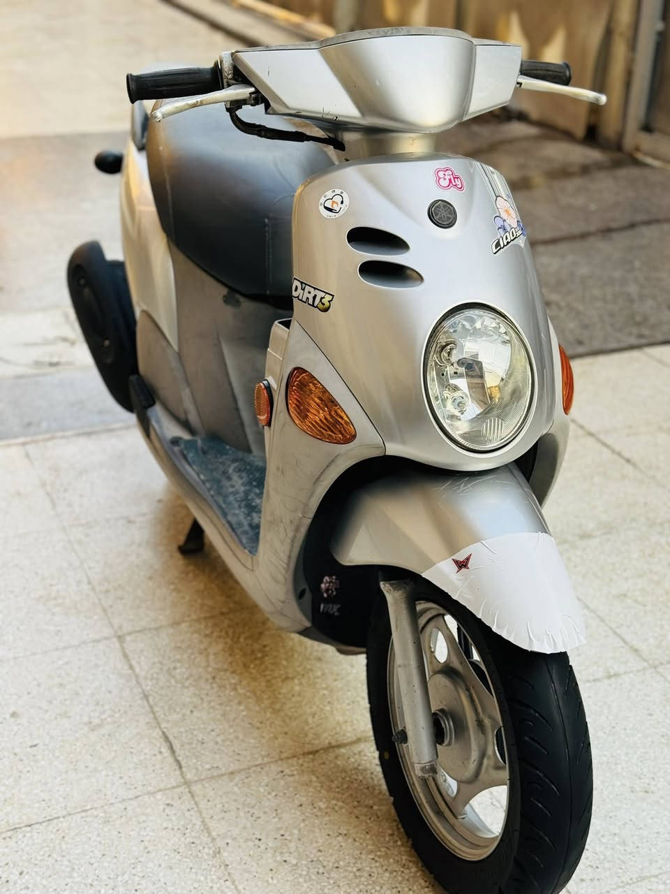 سلام عليكم دراجه فله للبيع 

وكاله نضيفه 

دراجه ختم واحد من داخل المكينه وخارج 

تشغيل نكره دراجه ب بغداد حي الأمين الثانيه 

موديل : 2013 جكمجه كفاله عامه. 

تواصل و الاتصال :***********
*********** واتساب فقط 

سعر (1200) والشراي يدلل .

ملاحظه- دراجه تاخذه من باب البيت مو مالت شارع 😇

تاخذه دراجه جميع مصلح واني بخدمتك اذا بيه شي تاخذه بلاش
