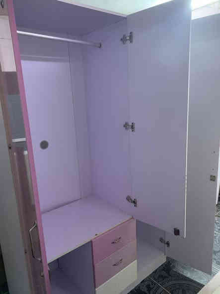 غرفه اطفال ٥ قطع نضيفه جدا السعر ٢٥٠ مكان الزهور ***********
