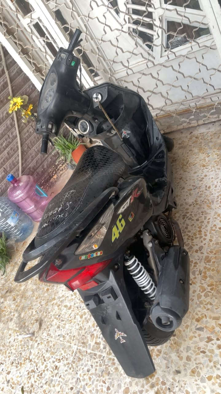 سلام عليكم دراجه ماكس ثلعب 120 نضيفه سلف و هندر عداد كامله نقصه كفرات الاماميه شويه تعبانه مكفوله من كلشي السعر 450 وبيه مجال شي بسيط مكاني بغداد الشعب حي التجار الرقم *********** رقم الثاني ***********
