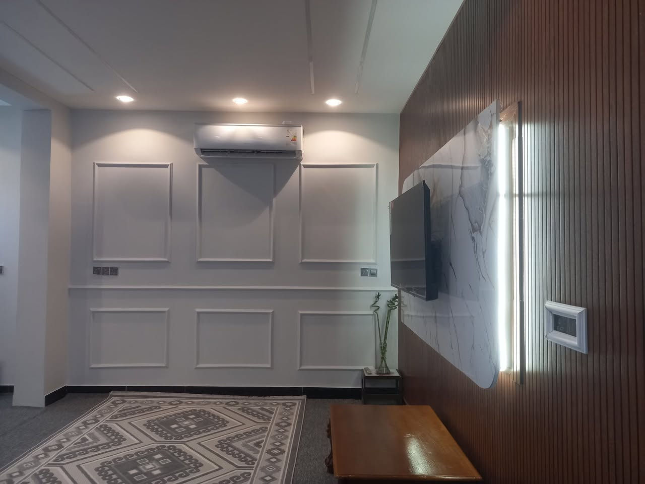 يالله دار للبيع  حي الزيتون قرب قاه سوفانا  ثلاث بيت عن الحولي مال ابو مهدي المهندس المساحه ١٠٠ متر طابقين بناء درجه اولى ٢٠٢٥ كافت الخدمات سند ٢٥اقرار محكمه التوأصل ***********
