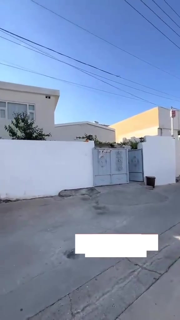 دار للبيع موقع شورجة قرب جامع تواب مساحة130/مربع سعر مناسب69$/رقم موبايل***********/***********
