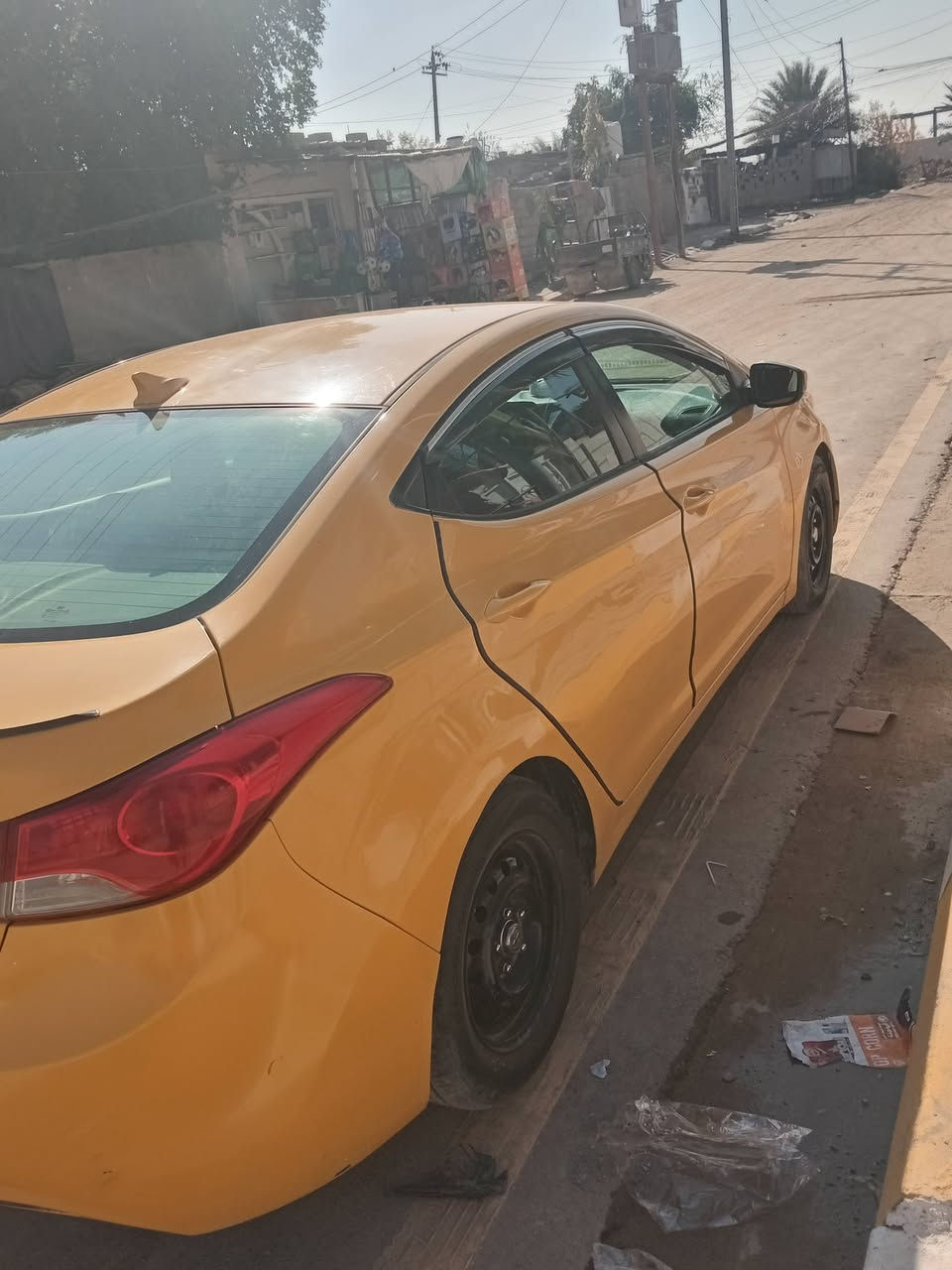 النترا موديل. 13رقم بغداد  حادث مريكي فقط الهلال الخلفي  وبالعراق فقط معجون قطعتين بدون ضربه صدر جديد قبل اسبوع سويته دبل زوج خلفي جديد 
تاير زوج أمامي جديد  مكينه وكير فول 1/1  السنوار مع المرفق موجود صاحب السياره موجود داخل الكوت شرط المقابله وياا. السعر 105 وبي مجال      ***********...مكينه 1800
